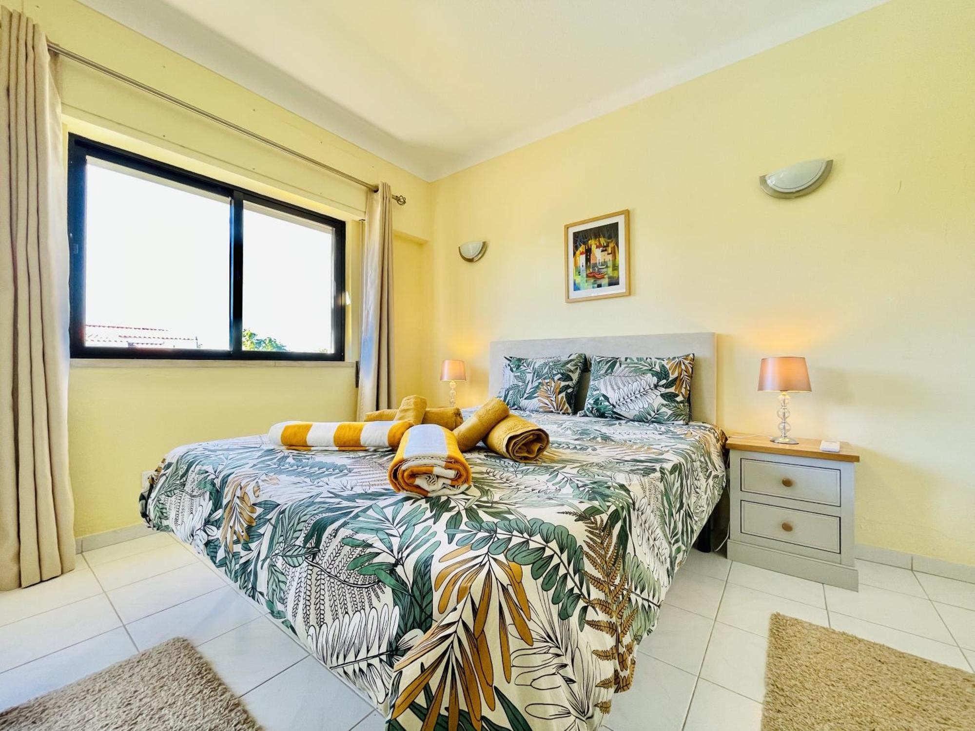 Lavanda - 2 Bedrooms - 3 Level Pool - Garden - Beach 1Km Estômbar Dış mekan fotoğraf