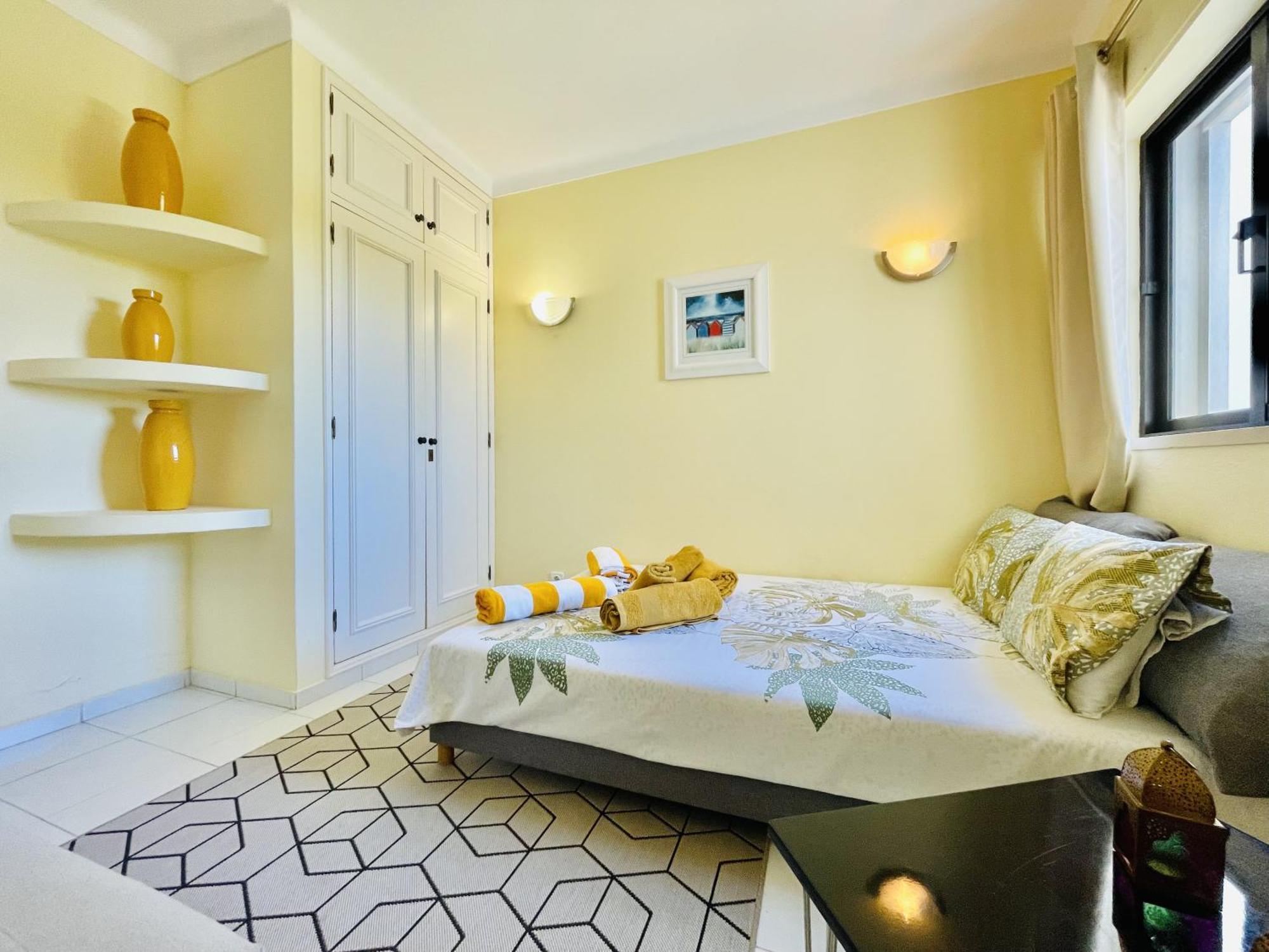 Lavanda - 2 Bedrooms - 3 Level Pool - Garden - Beach 1Km Estômbar Dış mekan fotoğraf